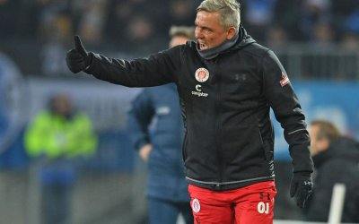 Spitzenreiter der Regionalliga West: Olaf Janßen soll Viktoria Köln in die 3. Liga führen